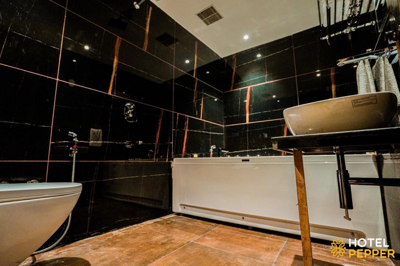 Hotel Pepper Hisar Bagian luar foto